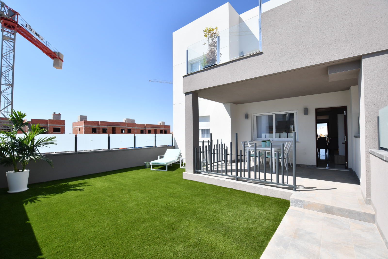 Amazing clean sunny garden in new build apartments in San Miguel de Salinas