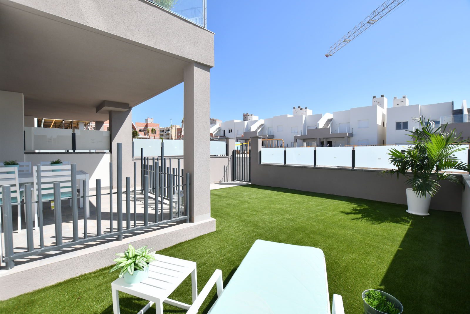 Amazing clean sunny garden in new build apartments in San Miguel de Salinas