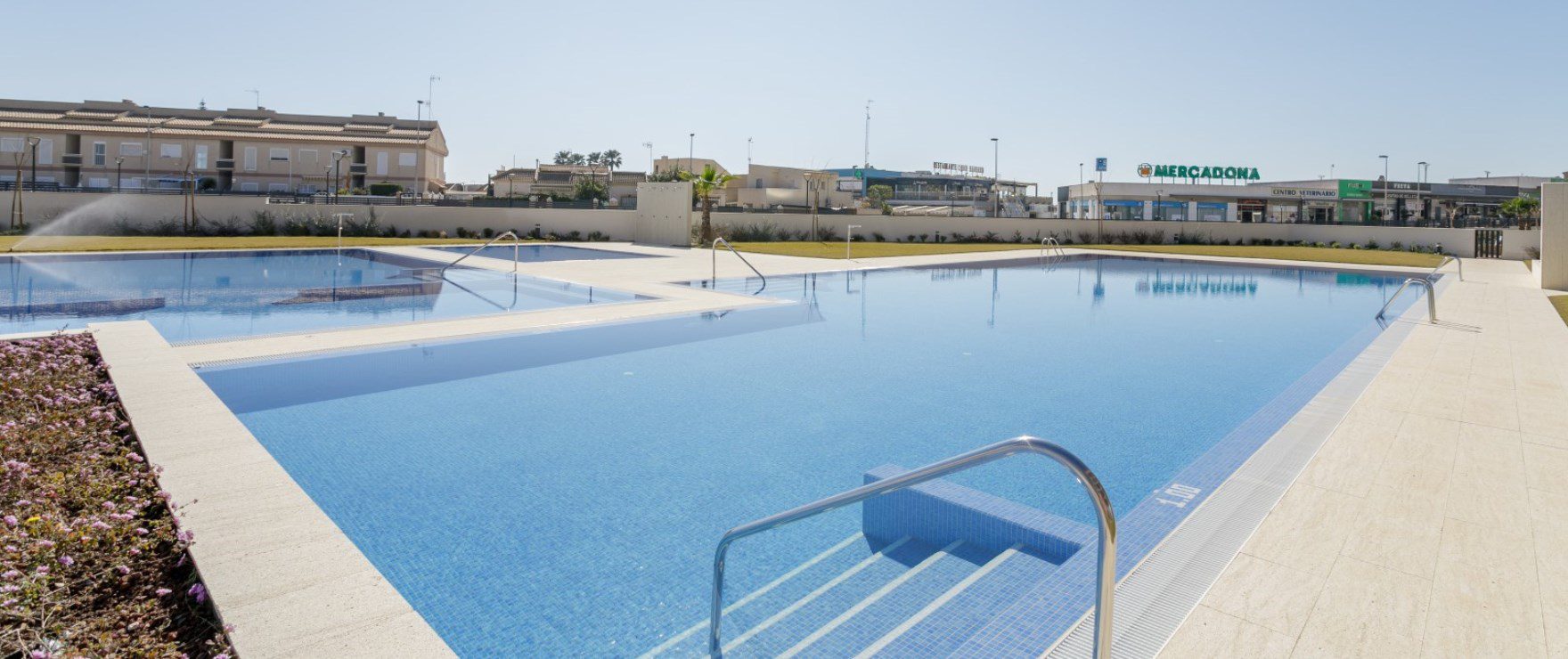 Coomunal Pool Eden Beach Torrevieja