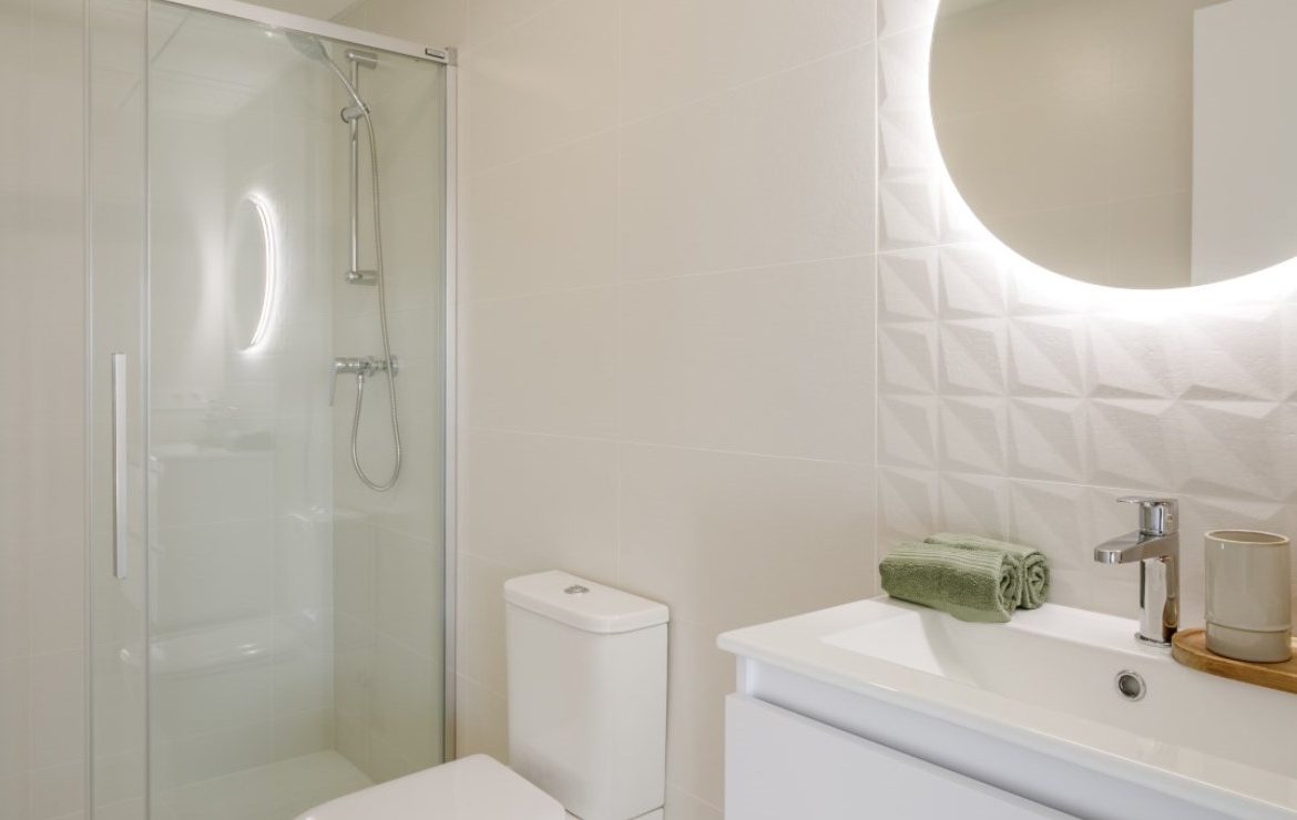 Bathroom Eden Beach Torrevieja