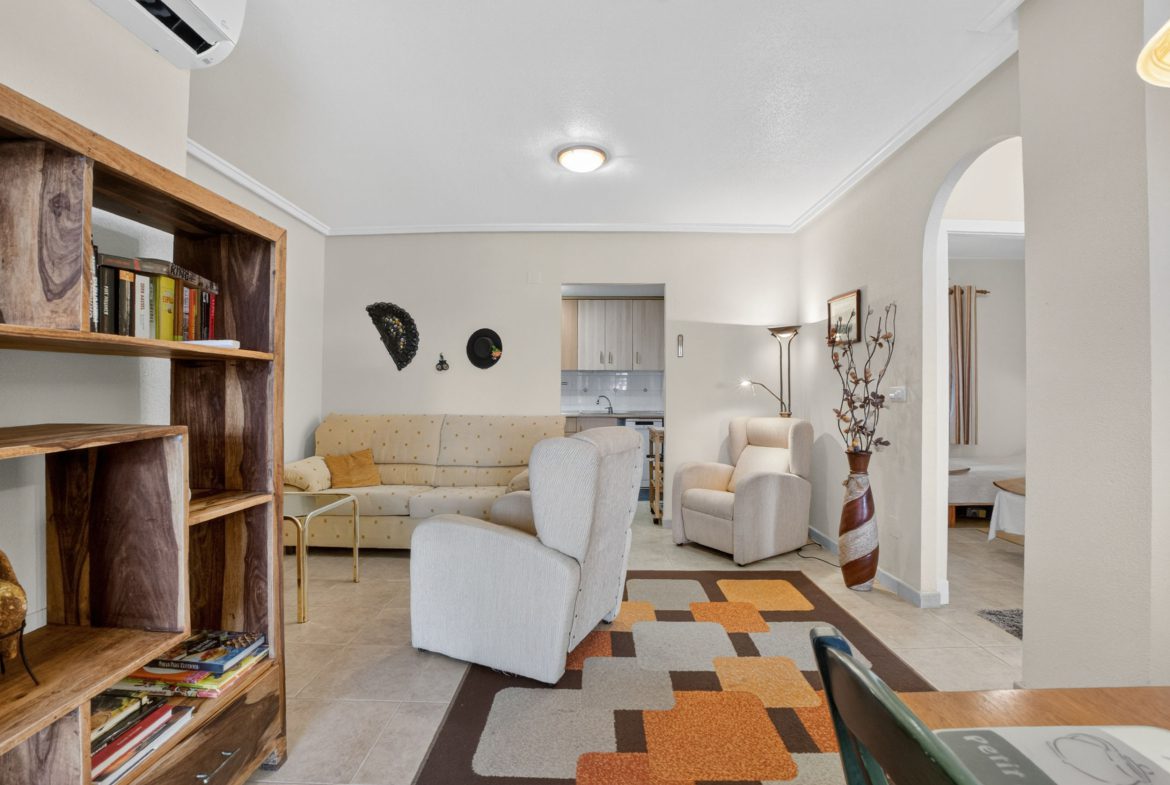 2 Bed Apartment on Ground Floor in Aguas Nuevas, Torrevieja Contemporary Style