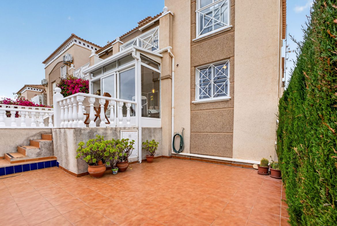 2 Bed Apartment on Ground Floor in Aguas Nuevas, Torrevieja Contemporary Style
