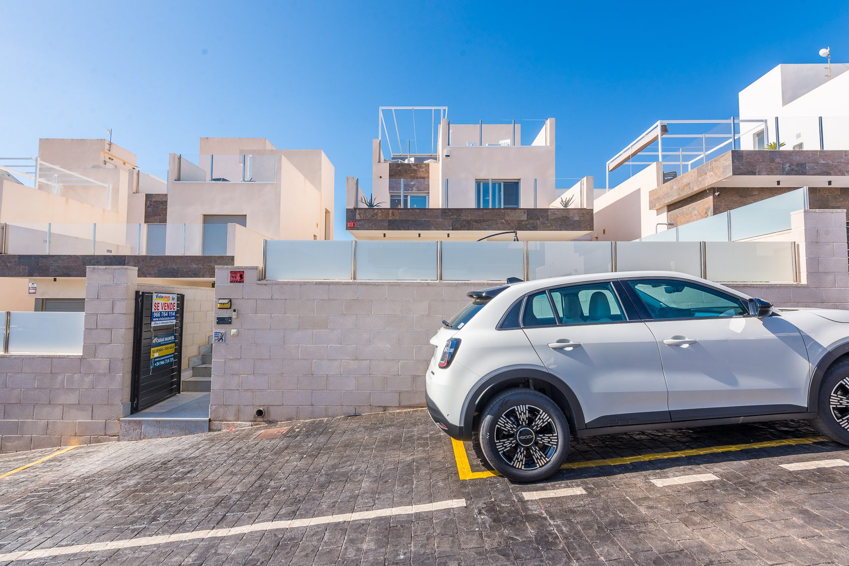 Monica – Calle Nerbion 6, Villa Martin-14 A fantastic opportunity to secure this stunning modern detached villa at Pink Paradise, Villamartin, Orihuela