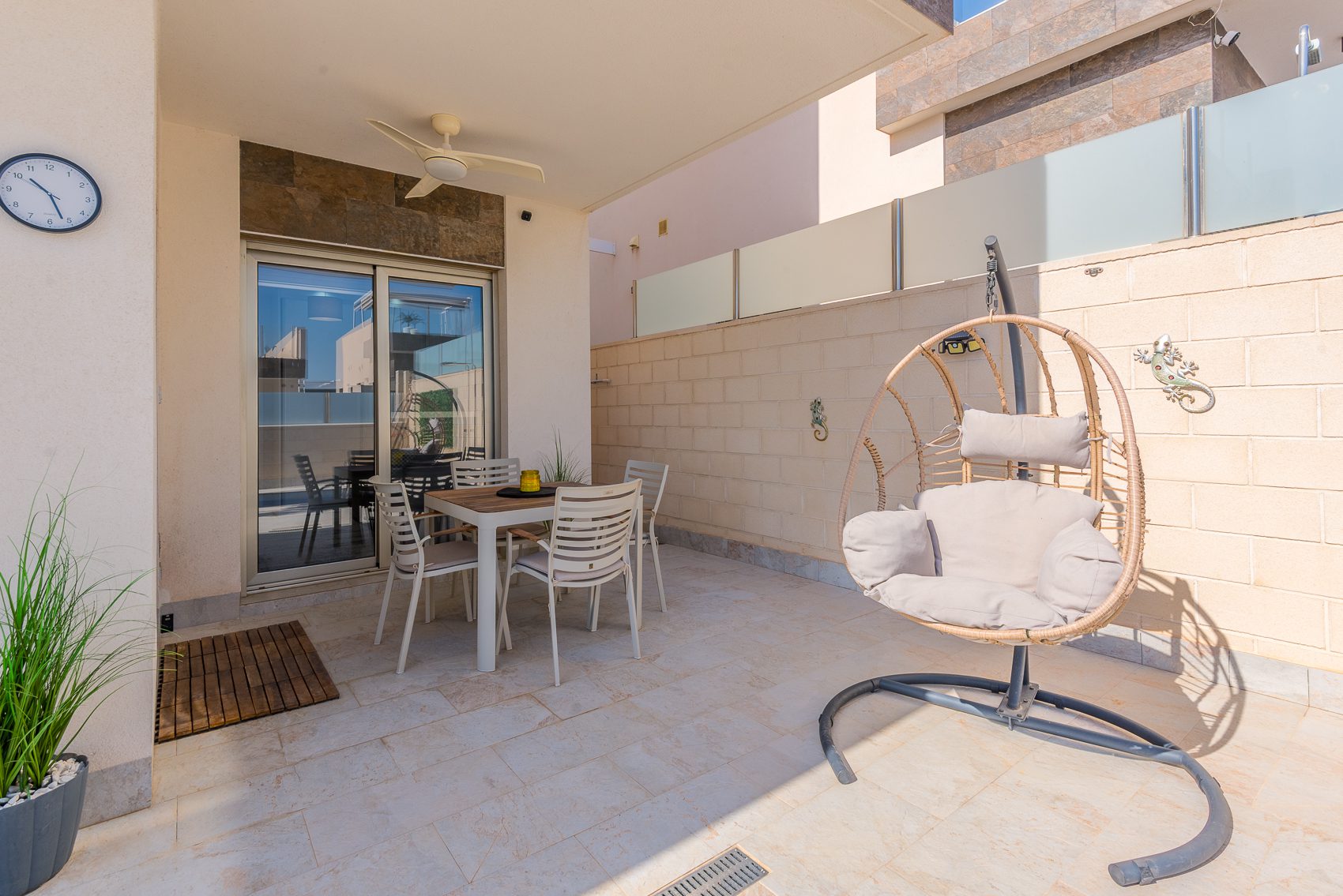 Monica – Calle Nerbion 6, Villa Martin-18 A fantastic opportunity to secure this stunning modern detached villa at Pink Paradise, Villamartin, Orihuela