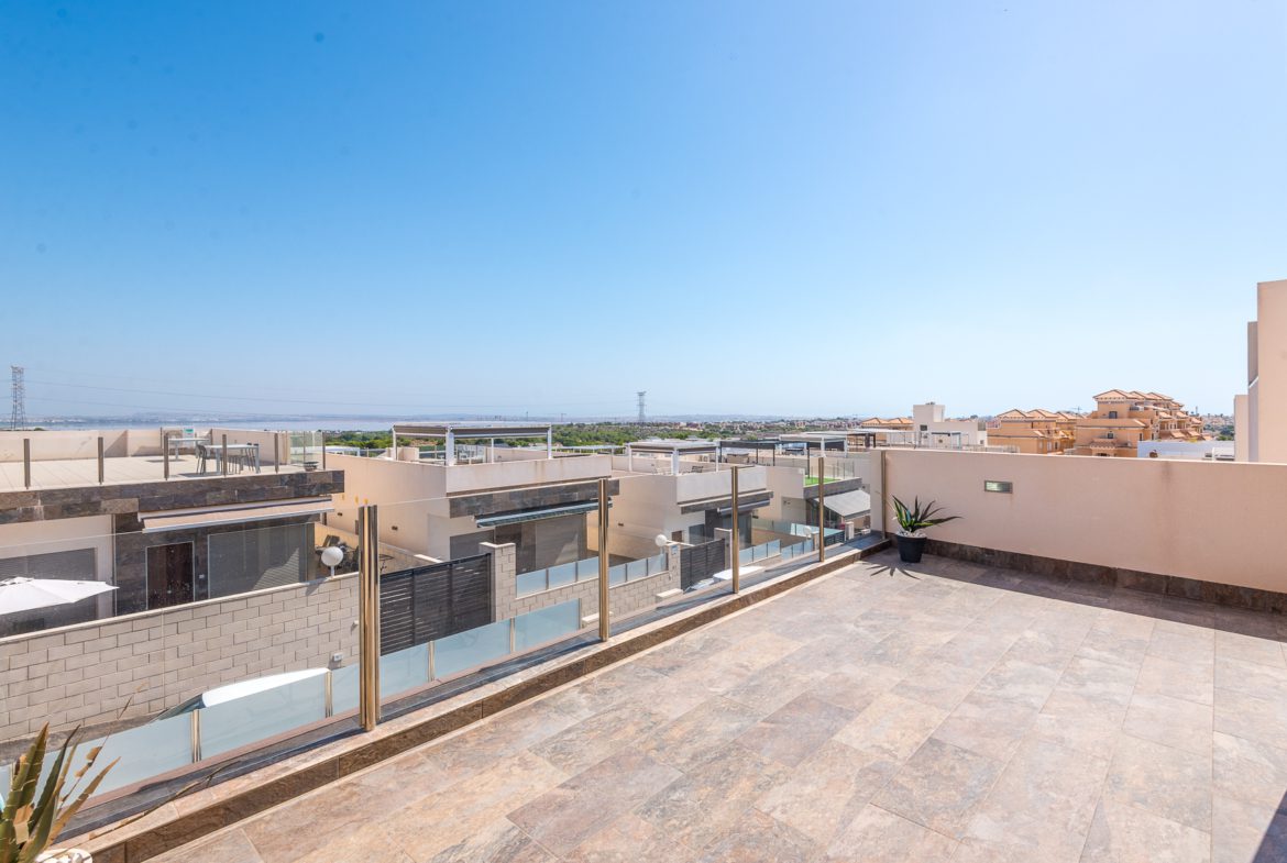 A fantastic opportunity to secure this stunning modern detached villa at Pink Paradise, Villamartin, Orihuela