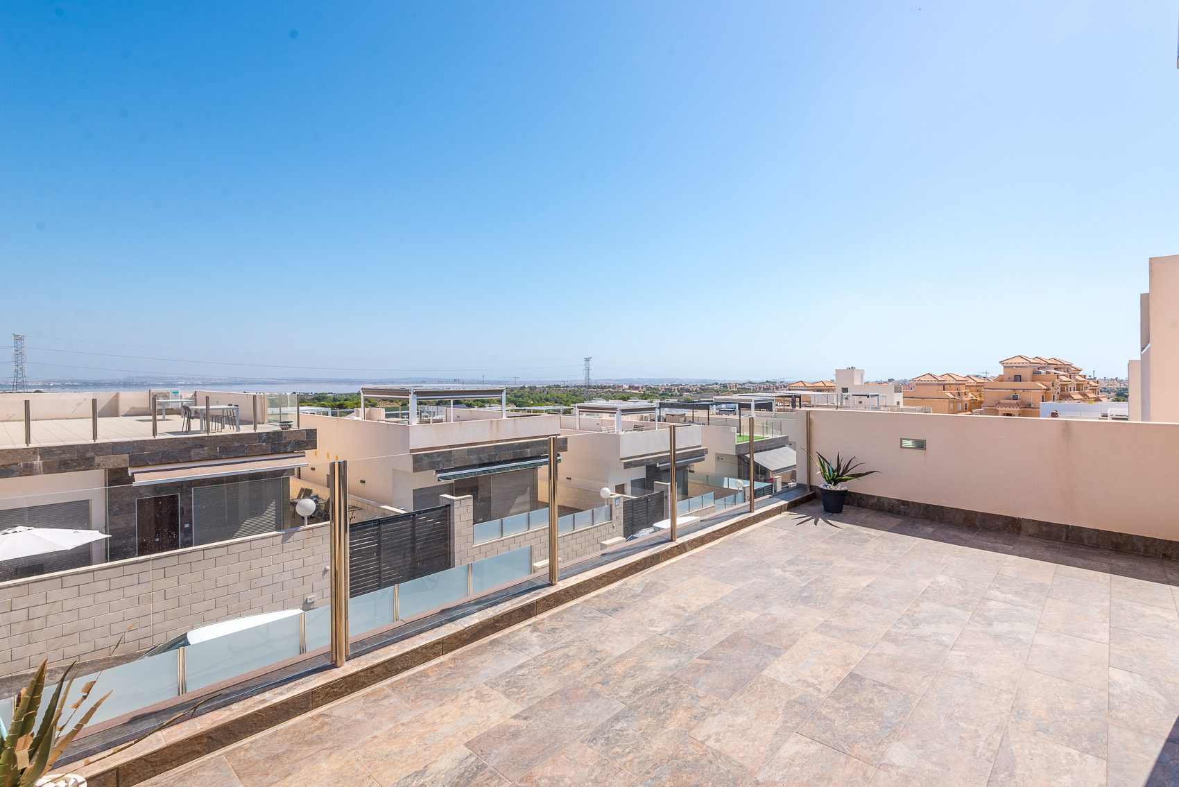 Monica – Calle Nerbion 6, Villa Martin-19 A fantastic opportunity to secure this stunning modern detached villa at Pink Paradise, Villamartin, Orihuela