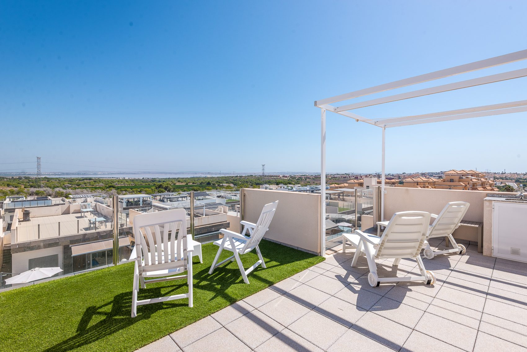 Monica – Calle Nerbion 6, Villa Martin-28 A fantastic opportunity to secure this stunning modern detached villa at Pink Paradise, Villamartin, Orihuela
