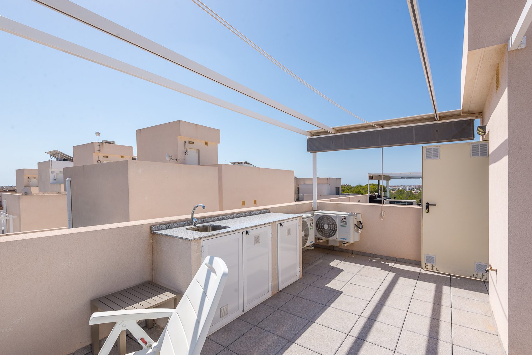 Monica – Calle Nerbion 6, Villa Martin-31 A fantastic opportunity to secure this stunning modern detached villa at Pink Paradise, Villamartin, Orihuela
