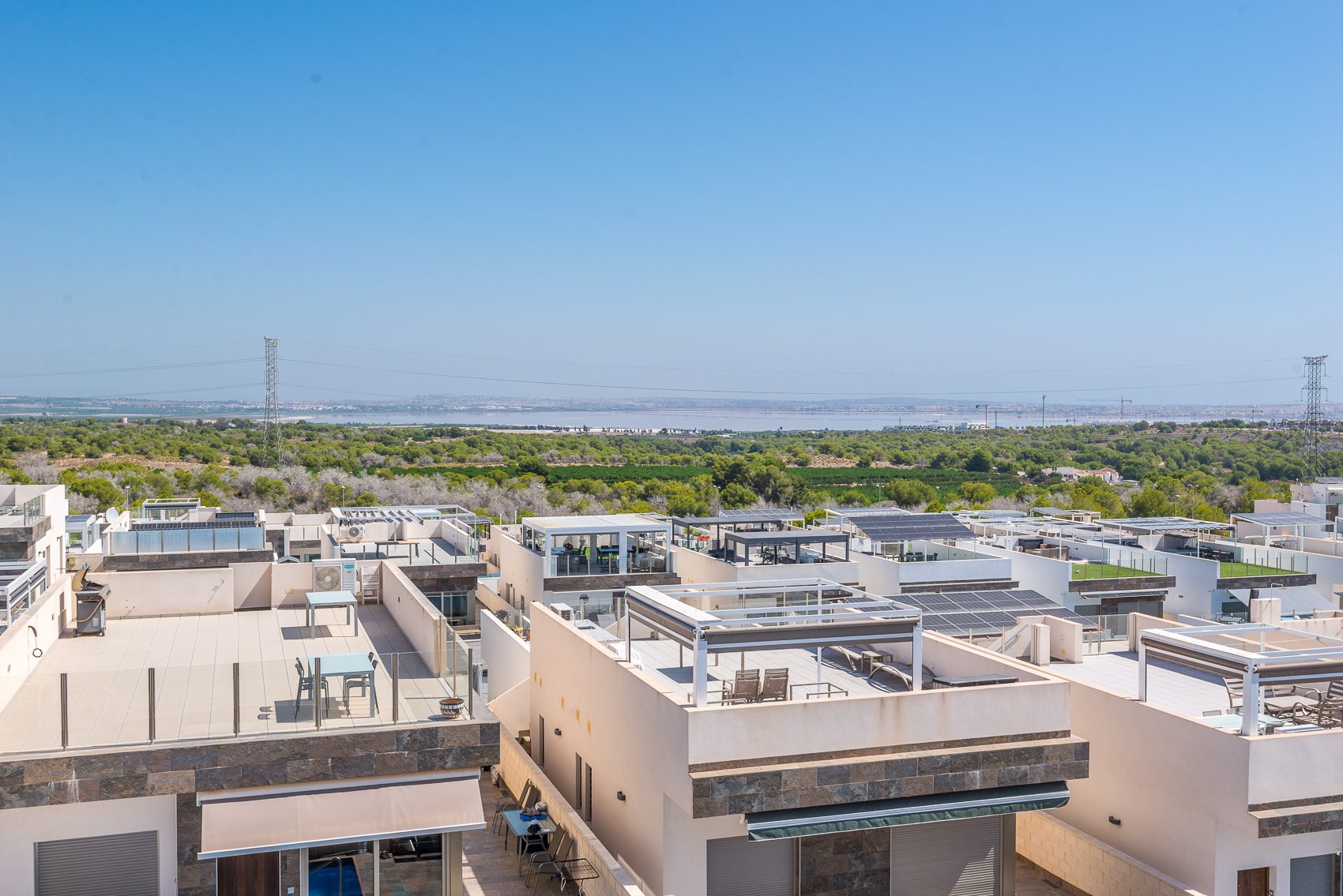 Monica – Calle Nerbion 6, Villa Martin-33 A fantastic opportunity to secure this stunning modern detached villa at Pink Paradise, Villamartin, Orihuela