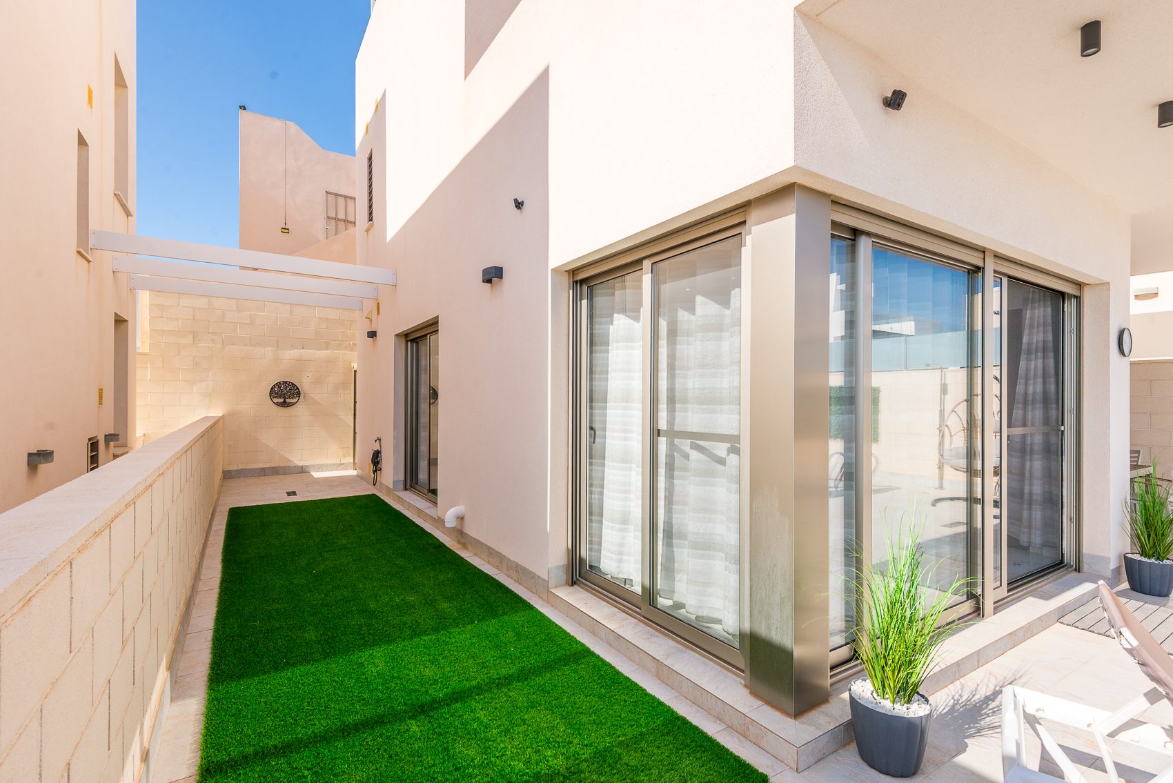 Monica – Calle Nerbion 6, Villa Martin-8 A fantastic opportunity to secure this stunning modern detached villa at Pink Paradise, Villamartin, Orihuela