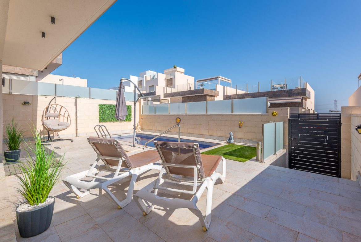 A fantastic opportunity to secure this stunning modern detached villa at Pink Paradise, Villamartin, Orihuela