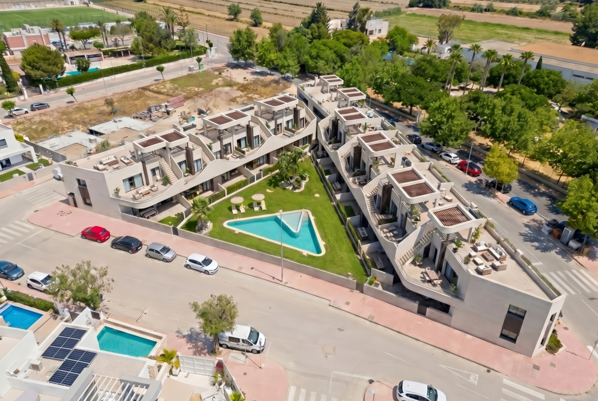 Desirable apartments in San Fulgencio, high end finishings and comfortable living.