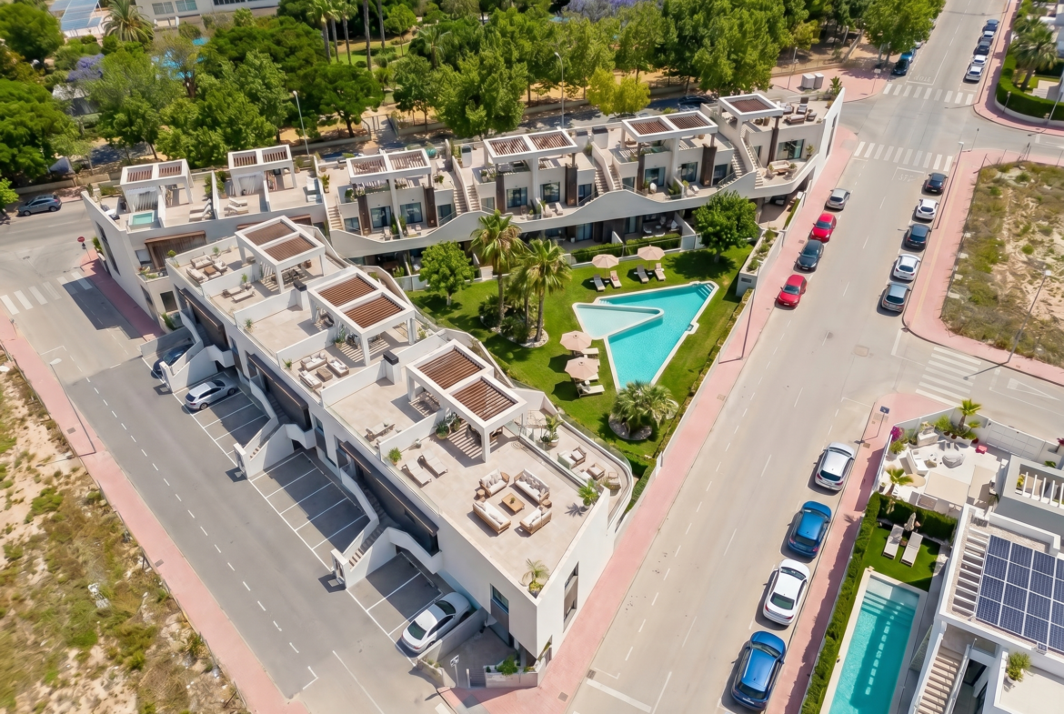 Desirable apartments in San Fulgencio, high end finishings and comfortable living.