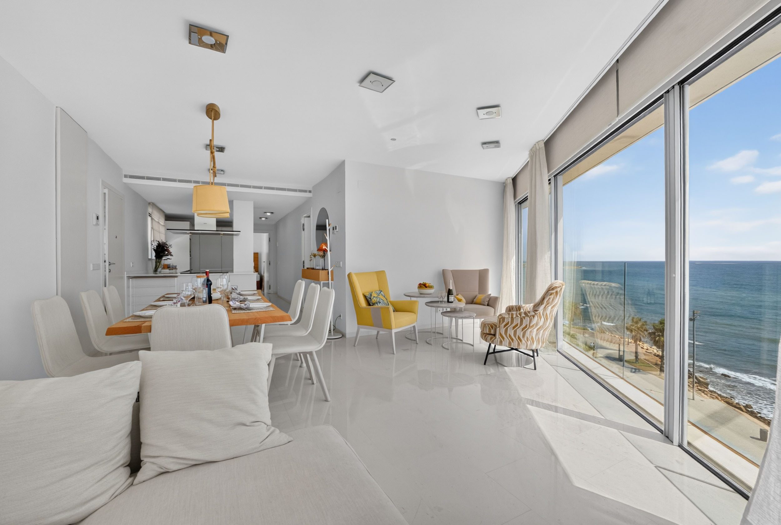 20260903142051000000_DSC03850 Penthouse located in a prime location