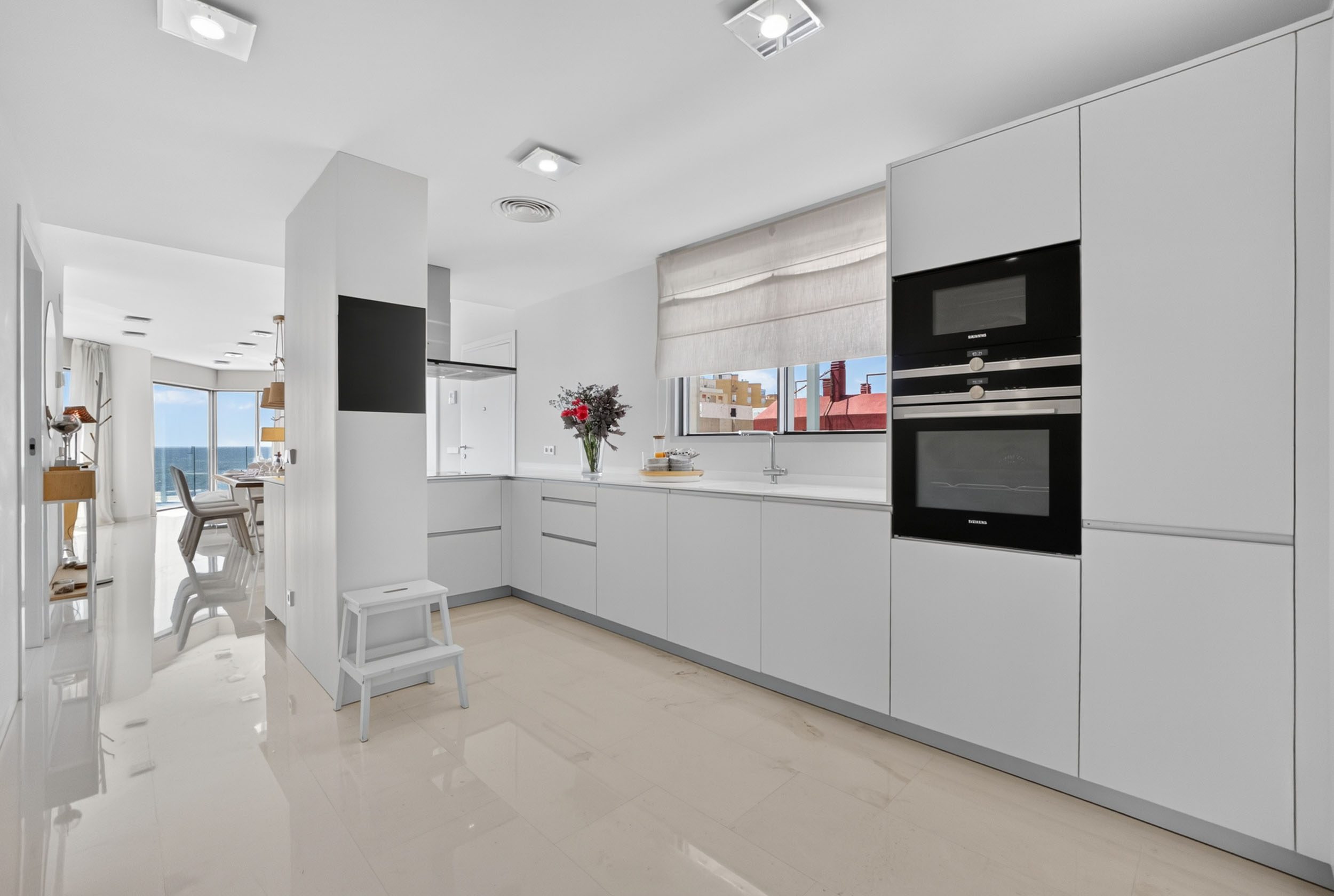 20260903142051000000_DSC03873 Penthouse located in a prime location