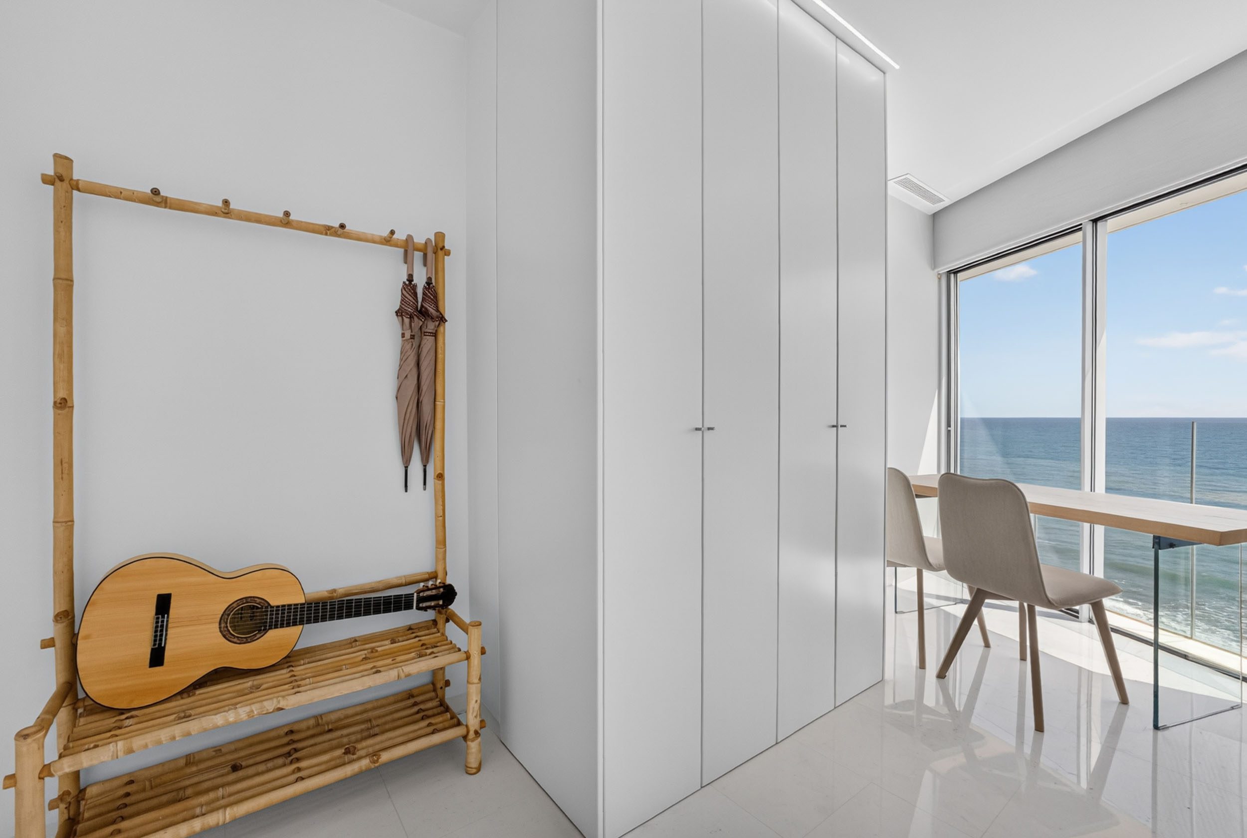 20260903142051000000_DSC03892 Penthouse located in a prime location