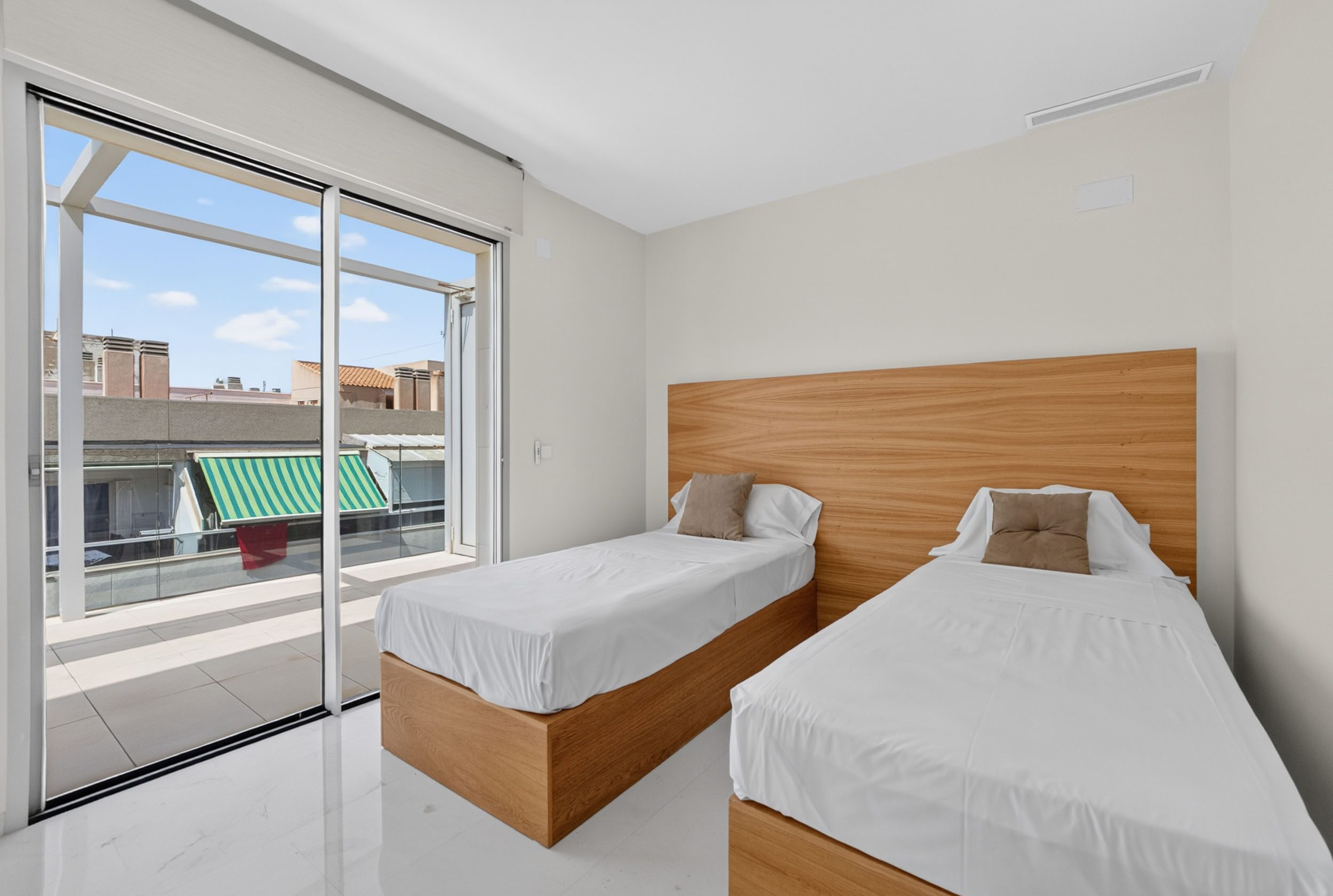 20260903142051000000_DSC03896 Penthouse located in a prime location