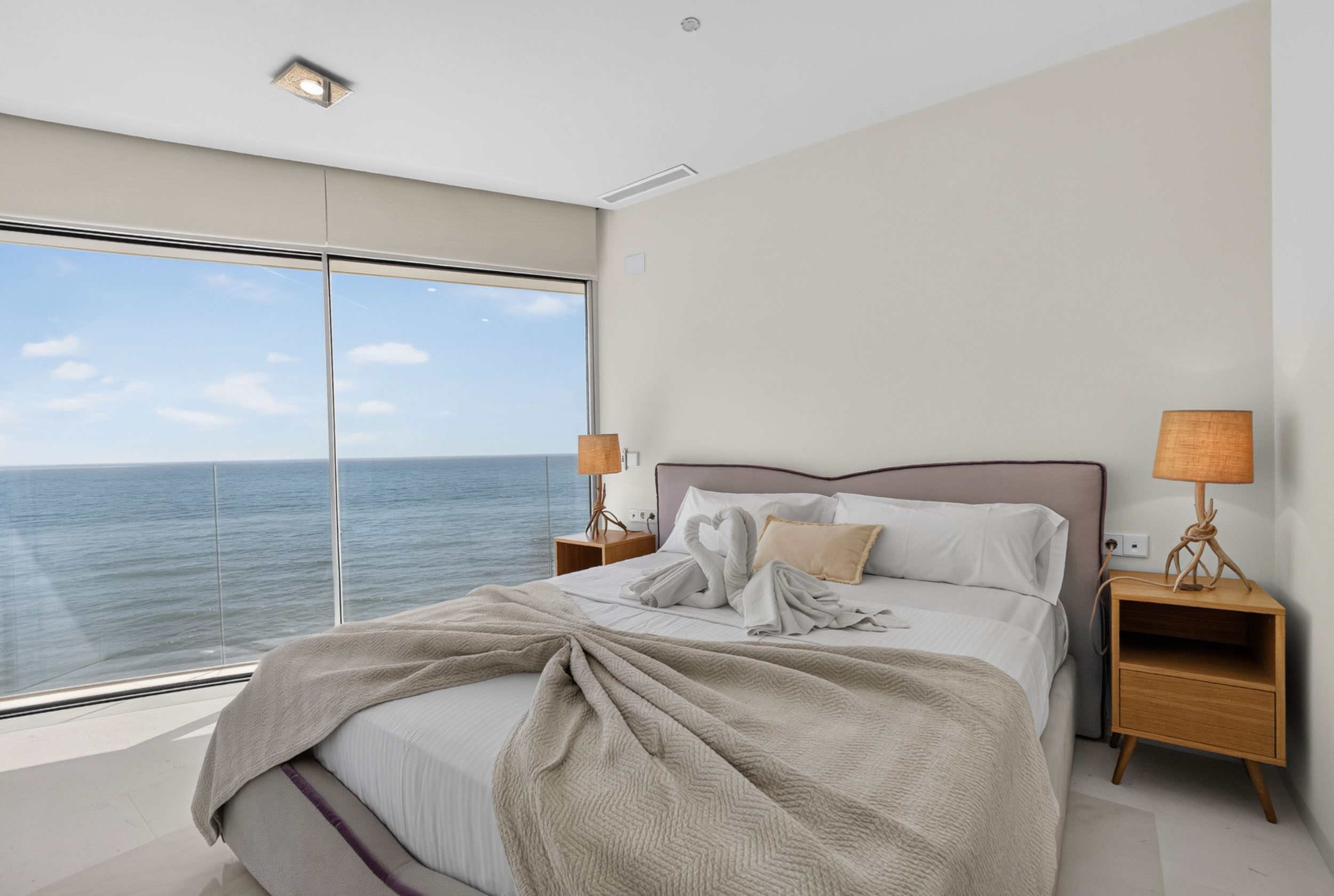 20260903142051000000_DSC03908 (1) Penthouse located in a prime location