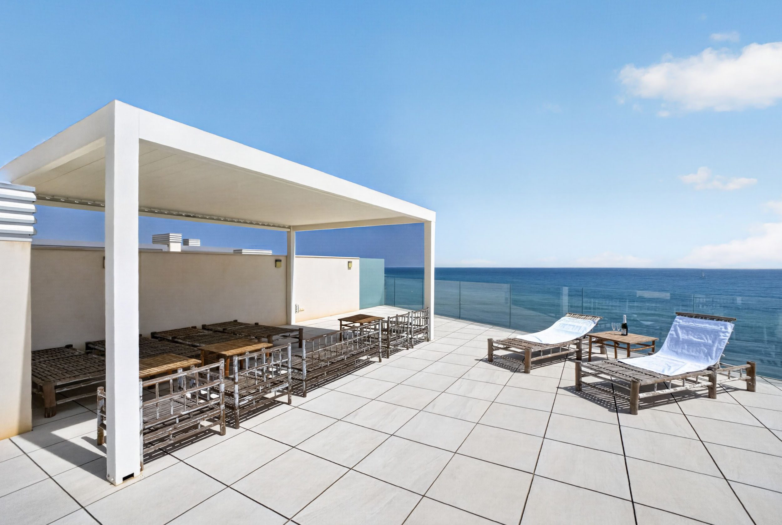20260903142051000000_DSC03980 Penthouse located in a prime location