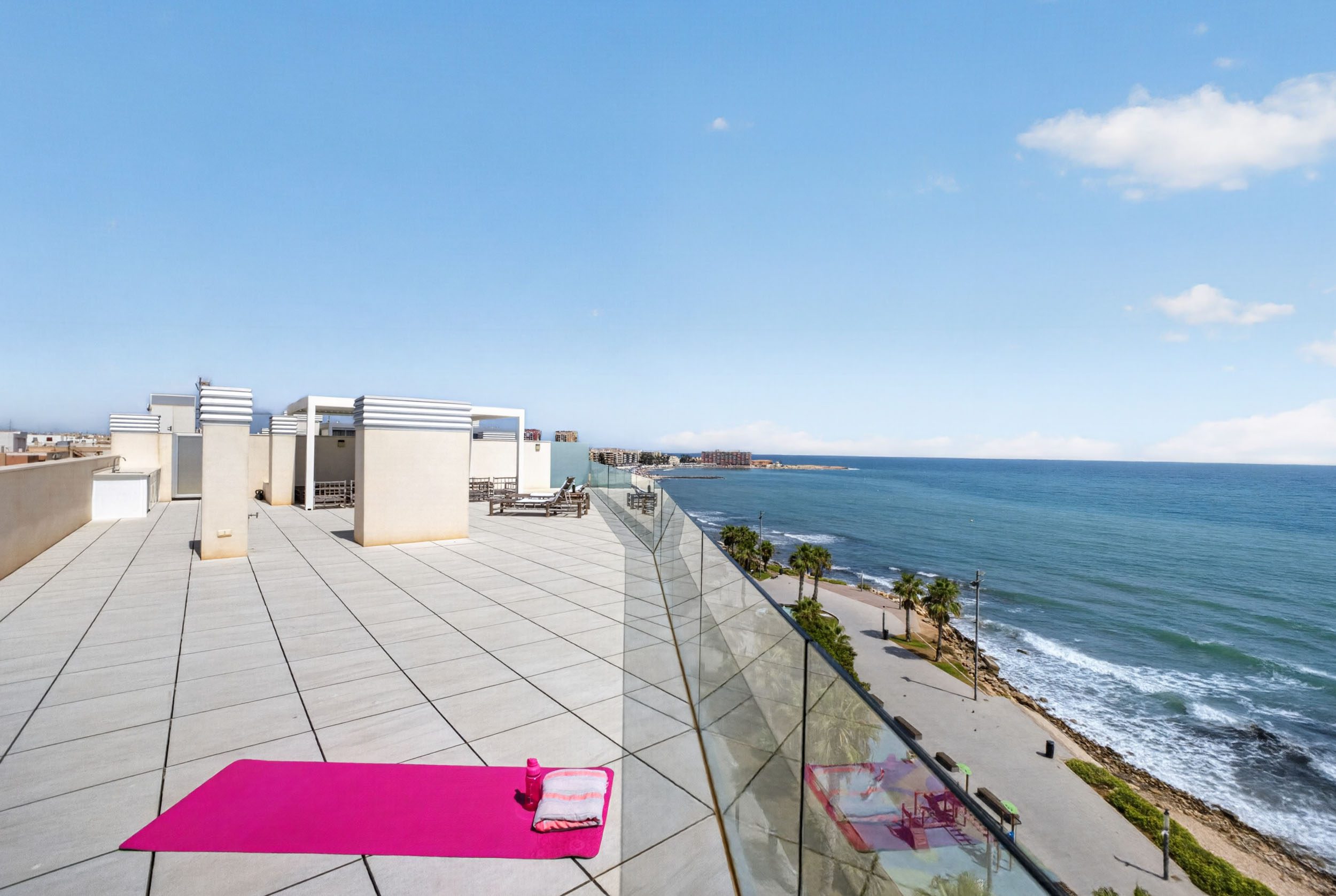 20260903142051000000_DSC03996 Penthouse located in a prime location
