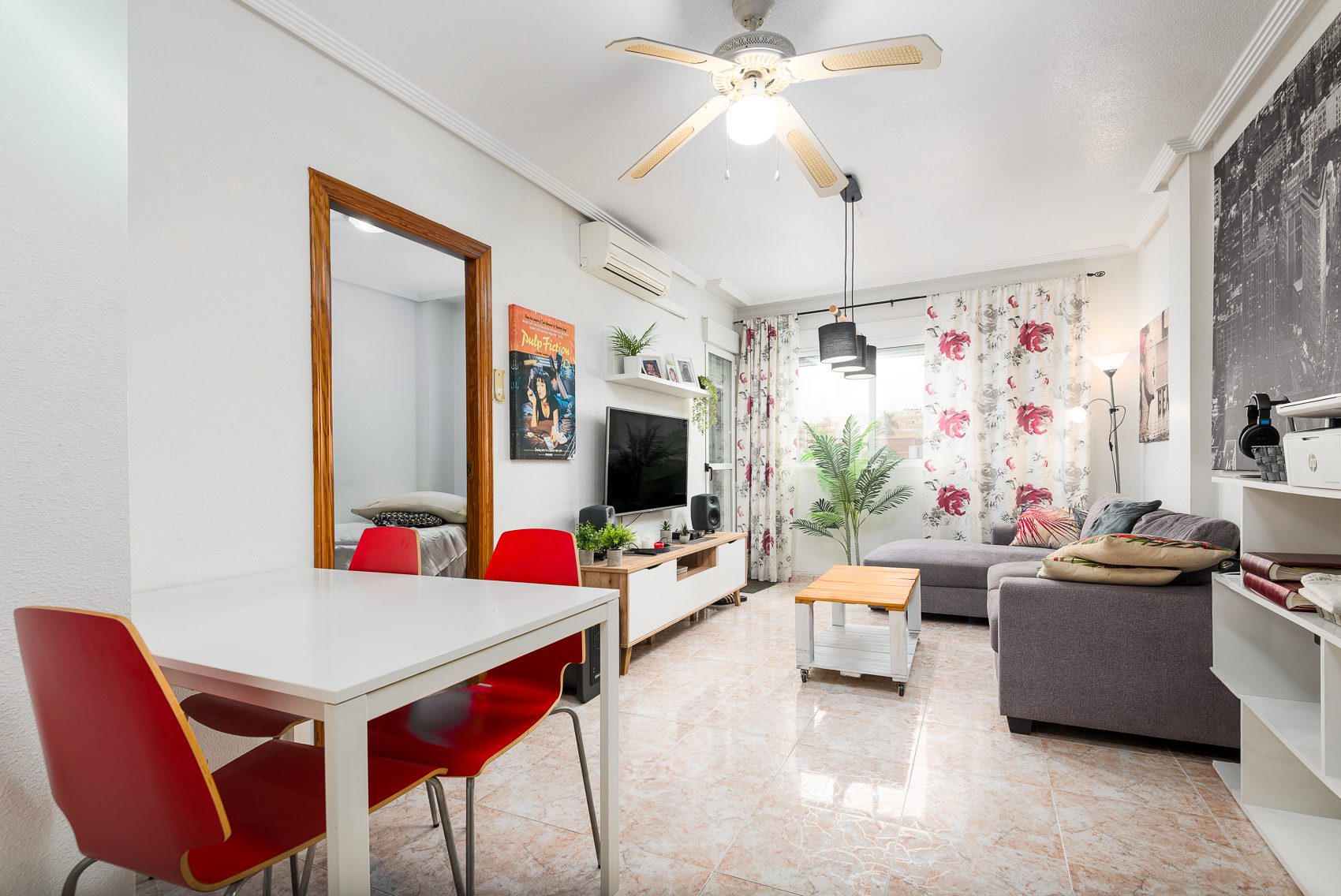 Monica – C. San Policarpo, 87-10 Charming 2-Bedroom Apartment in Torrevieja city.