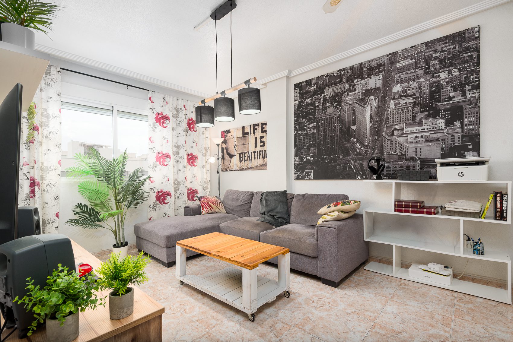 Monica – C. San Policarpo, 87-11 Charming 2-Bedroom Apartment in Torrevieja city.