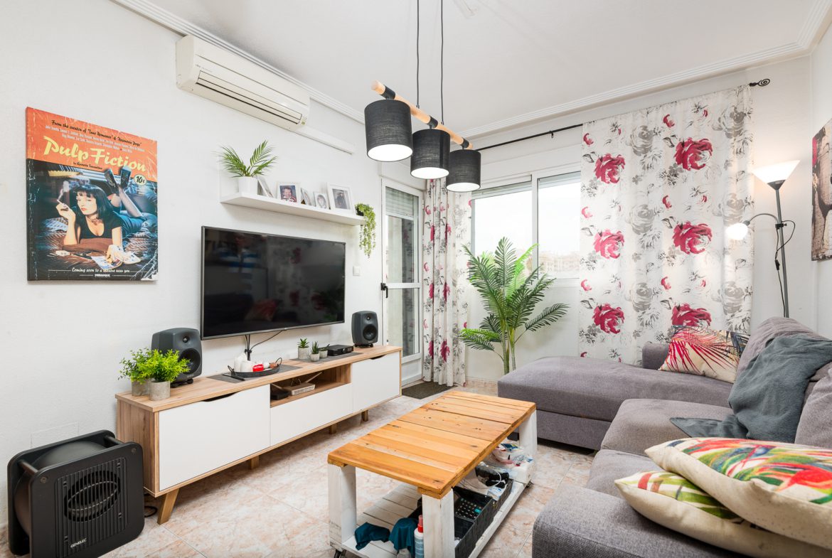 Charming 2-Bedroom Apartment in Torrevieja city.