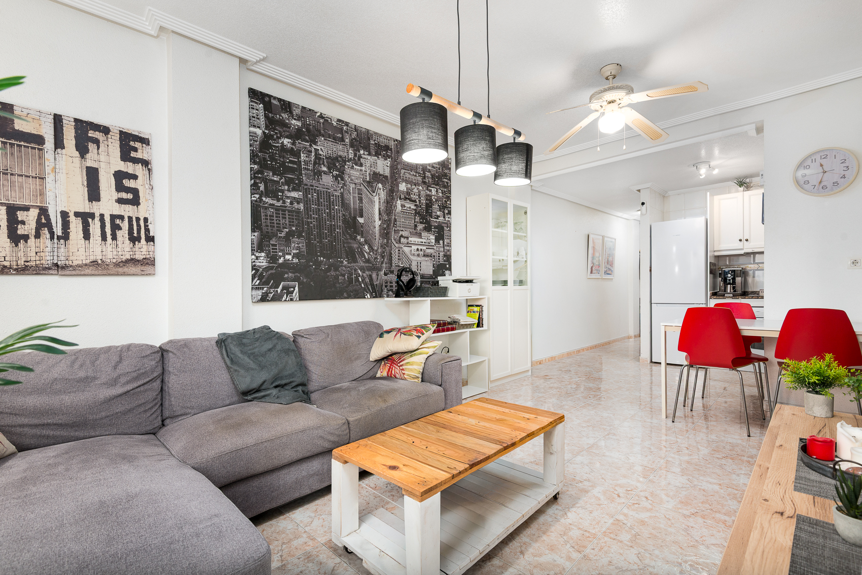 Monica – C. San Policarpo, 87-13 Charming 2-Bedroom Apartment in Torrevieja city.
