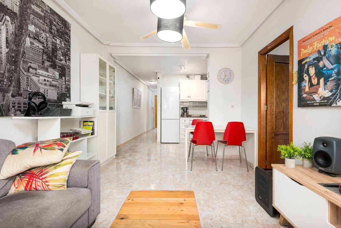 Charming 2-Bedroom Apartment in Torrevieja city.