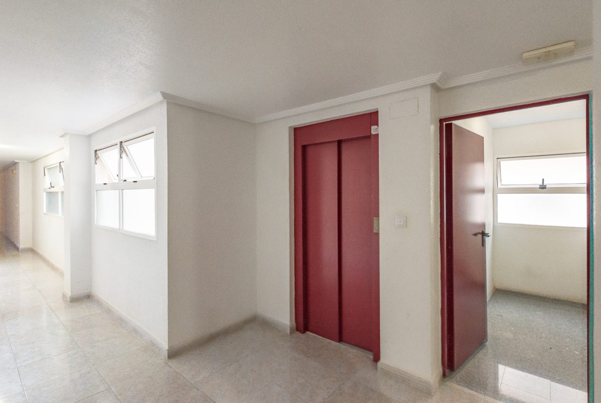 Charming 2-Bedroom Apartment in Torrevieja city.