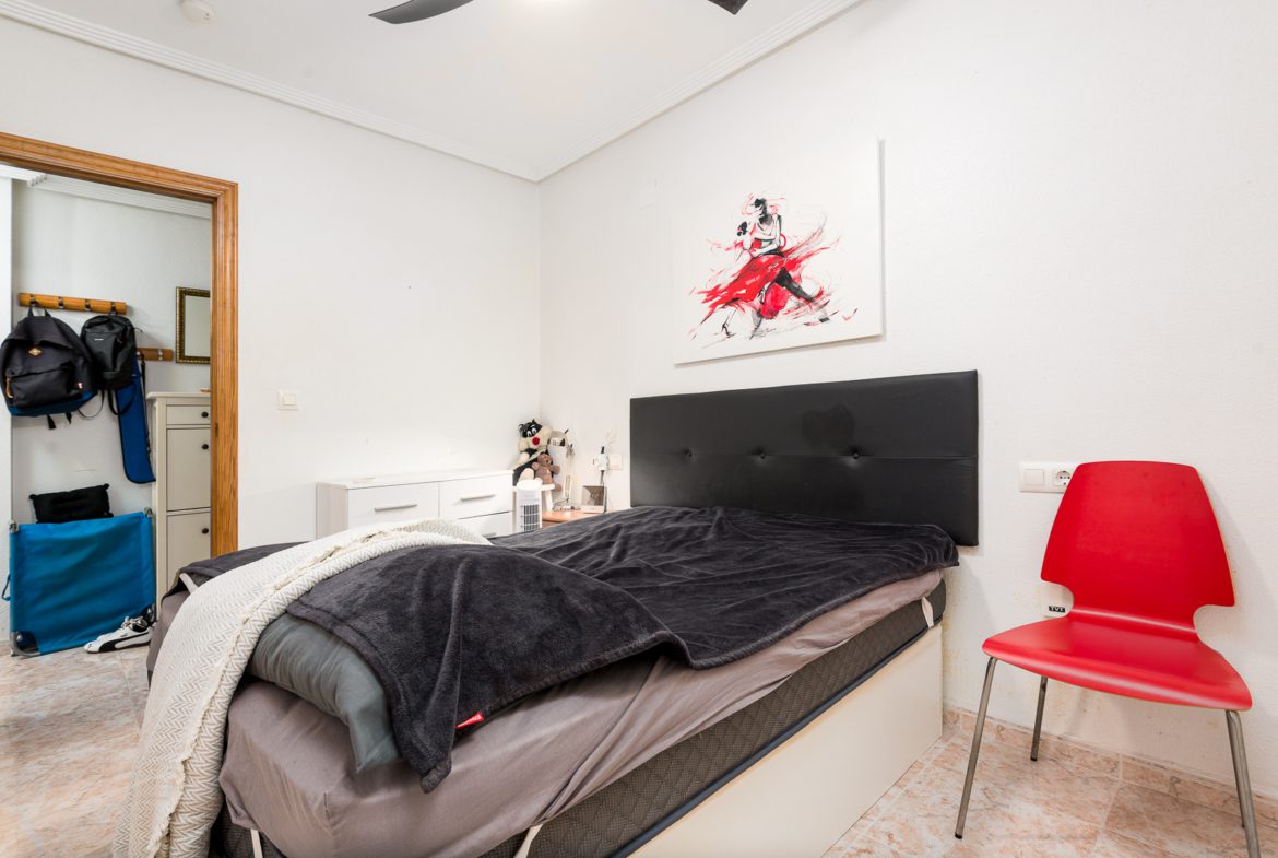 Charming 2-Bedroom Apartment in Torrevieja city.