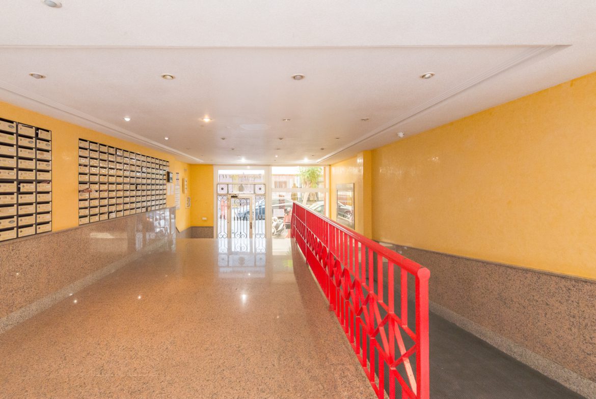 Charming 2-Bedroom Apartment in Torrevieja city.