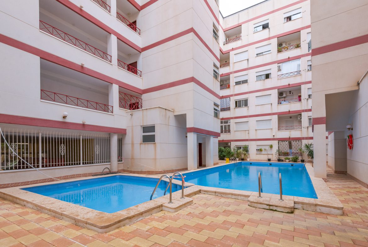 Charming 2-Bedroom Apartment in Torrevieja city.