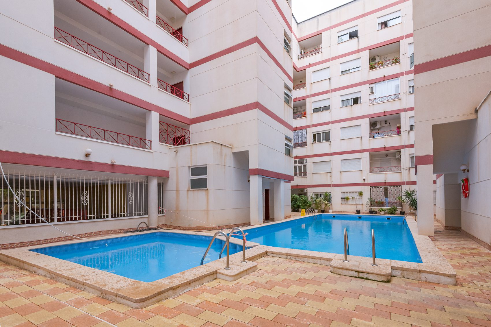 Monica – C. San Policarpo, 87-21 Charming 2-Bedroom Apartment in Torrevieja city.