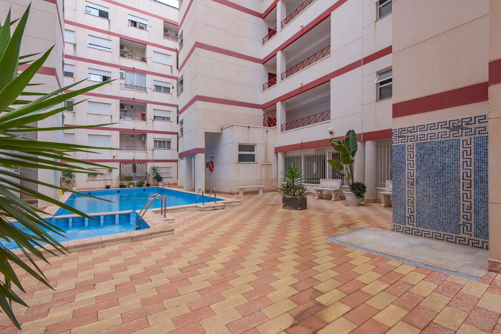 Monica – C. San Policarpo, 87-23 Charming 2-Bedroom Apartment in Torrevieja city.