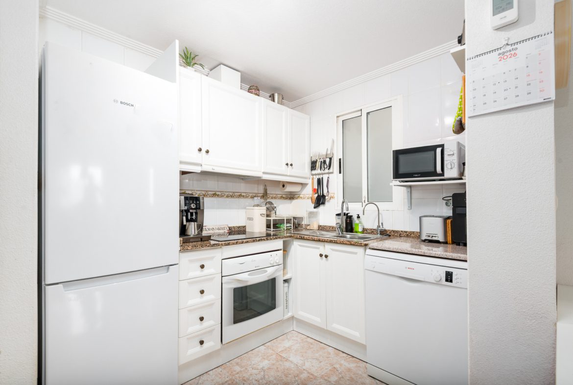 Charming 2-Bedroom Apartment in Torrevieja city.