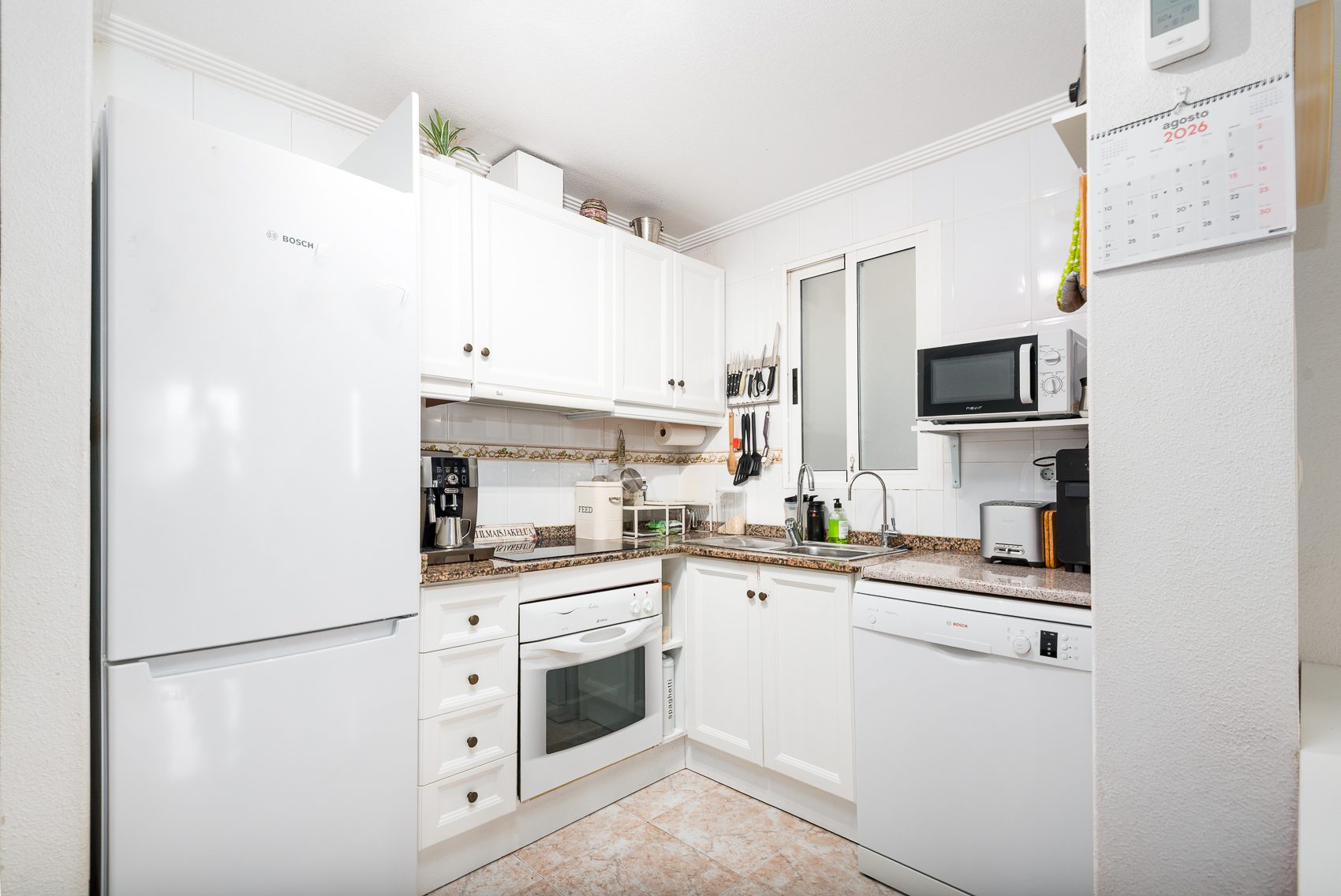 Monica – C. San Policarpo, 87-6 Charming 2-Bedroom Apartment in Torrevieja city.