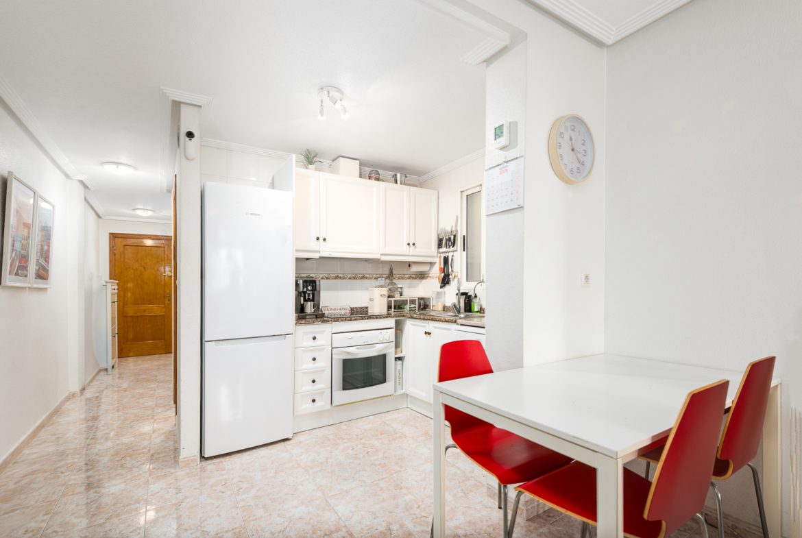 Charming 2-Bedroom Apartment in Torrevieja city.
