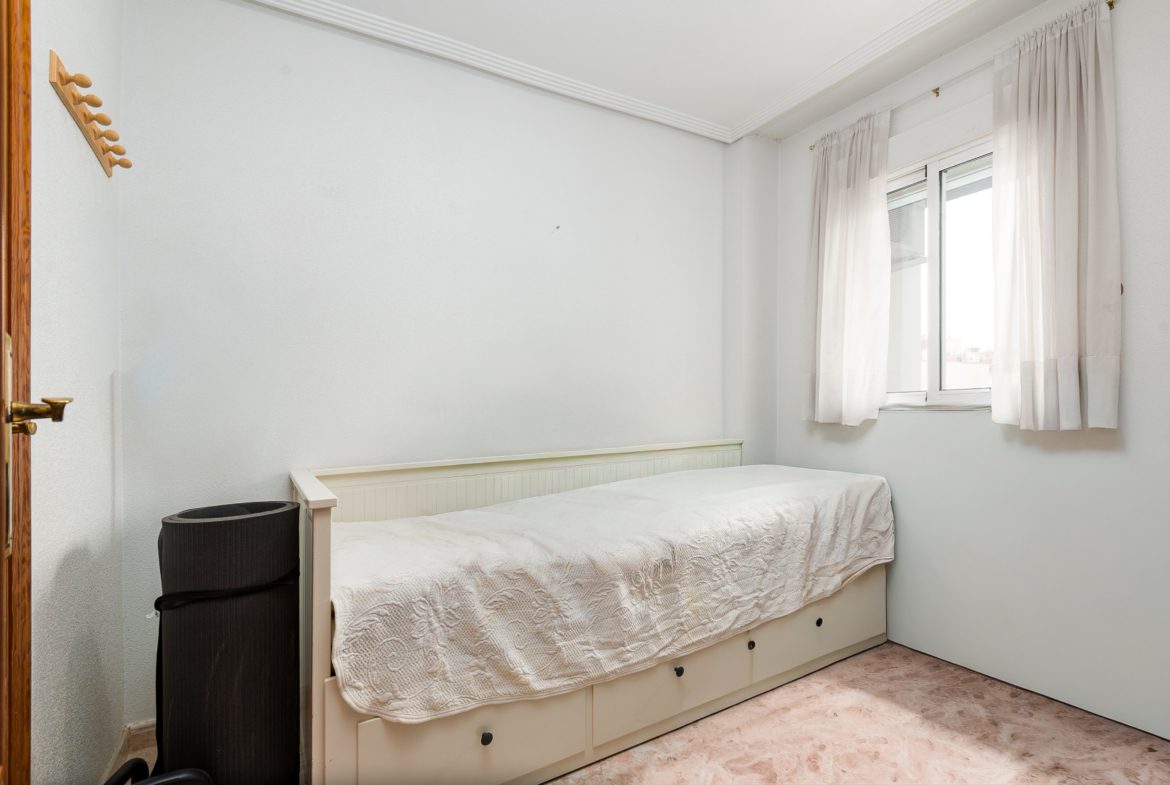 Charming 2-Bedroom Apartment in Torrevieja city.