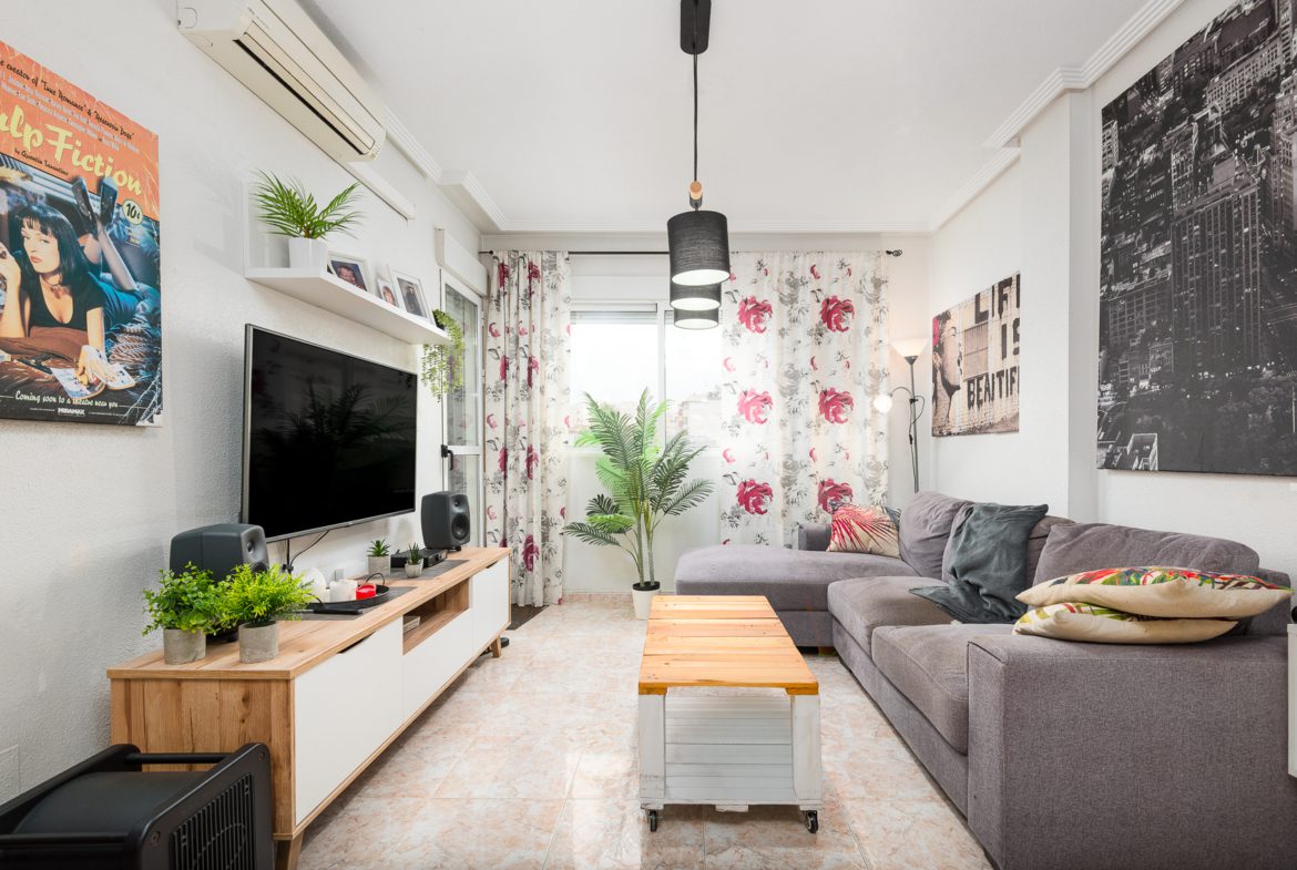 Charming 2-Bedroom Apartment in Torrevieja city.