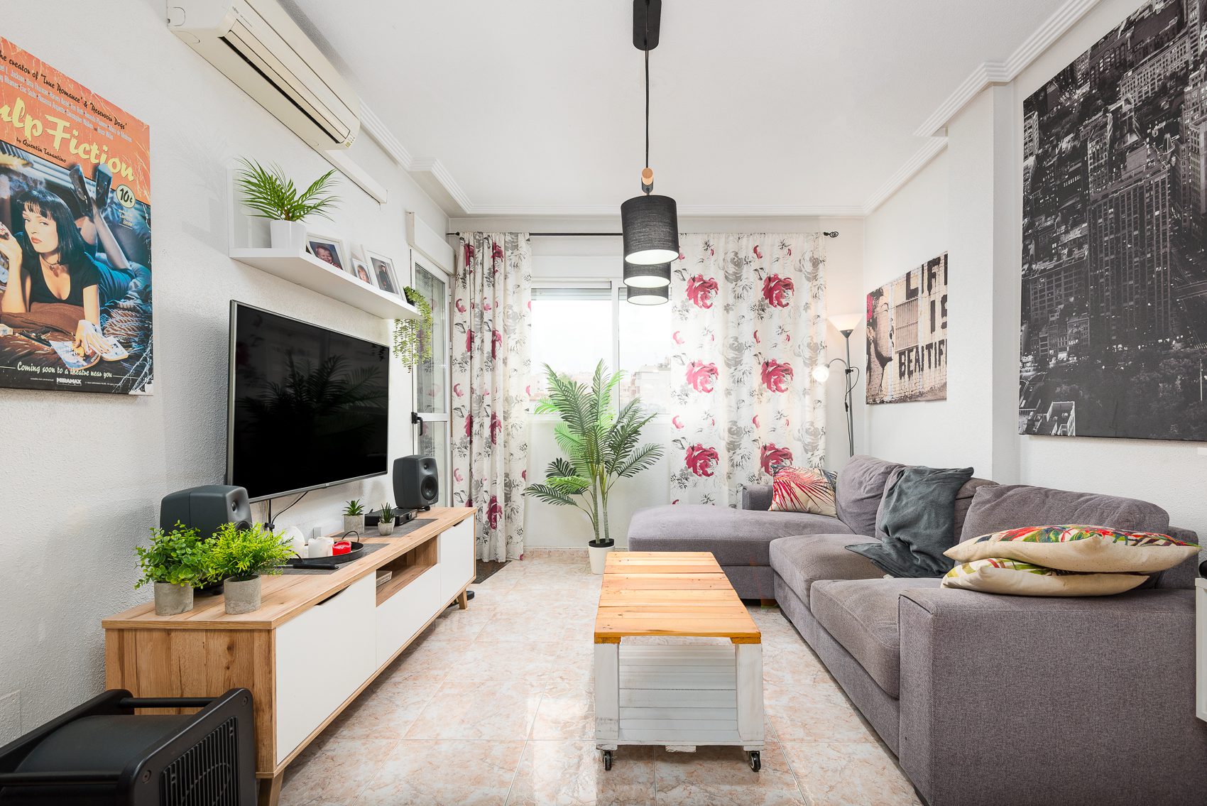 Monica – C. San Policarpo, 87-9 Charming 2-Bedroom Apartment in Torrevieja city.